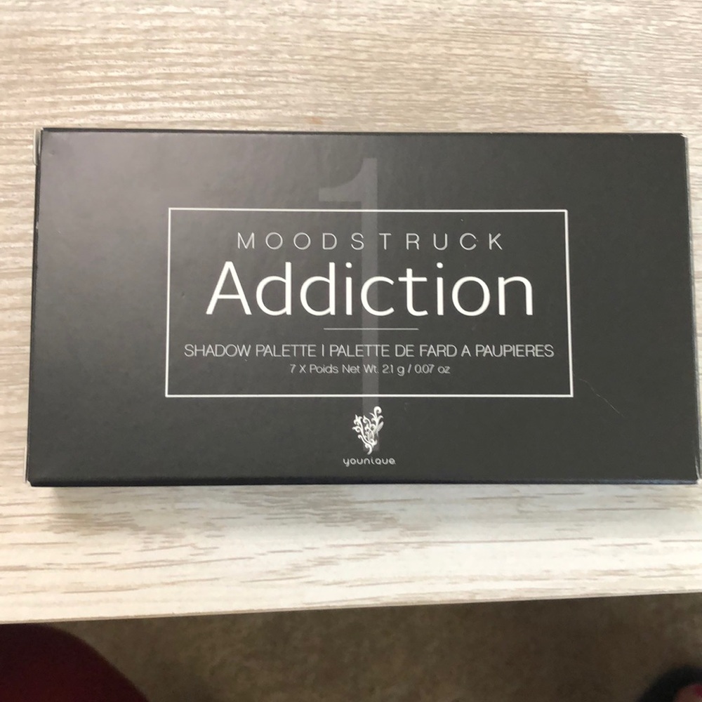 Moodstruck Eye shadow Palette 1